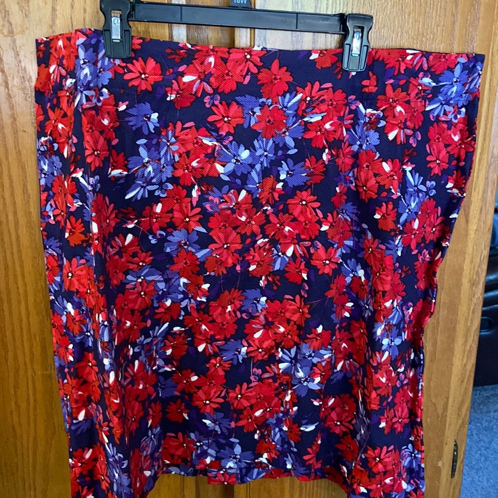 Bright Fall skirt.  Size 20W.  Cotton/spandex.  New without tags